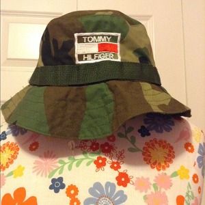 Tommy Hilfiger Bucket Hat