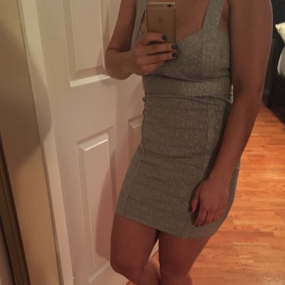 Silver dress - Picture 4 of 4