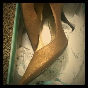 Cute pointed sparkly gold pumps