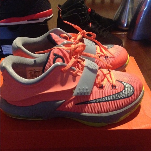 BUY BUY BUY PLEASE WORN TWICE ONLY