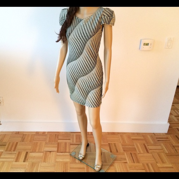 SILENCE + NOISE CREAM & BLUE DRESS AND BLUE OCEAN