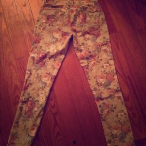 Rue 21 floral skinny jeans