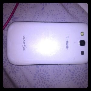 Glaxay s3 perfect condition only cracked screen