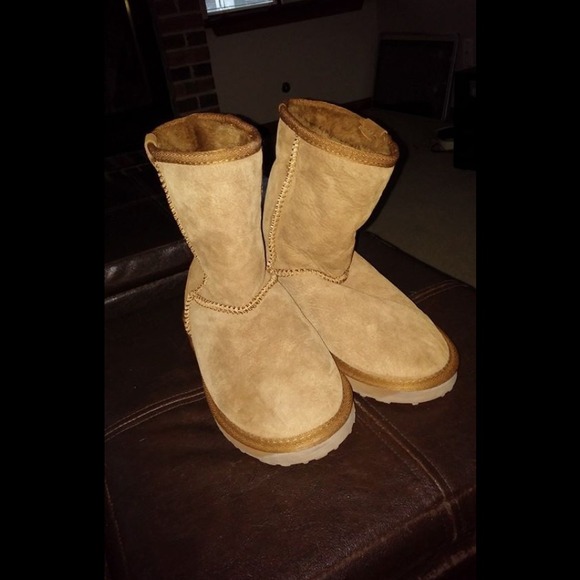 Authentic Emu boots - Picture 1 of 3