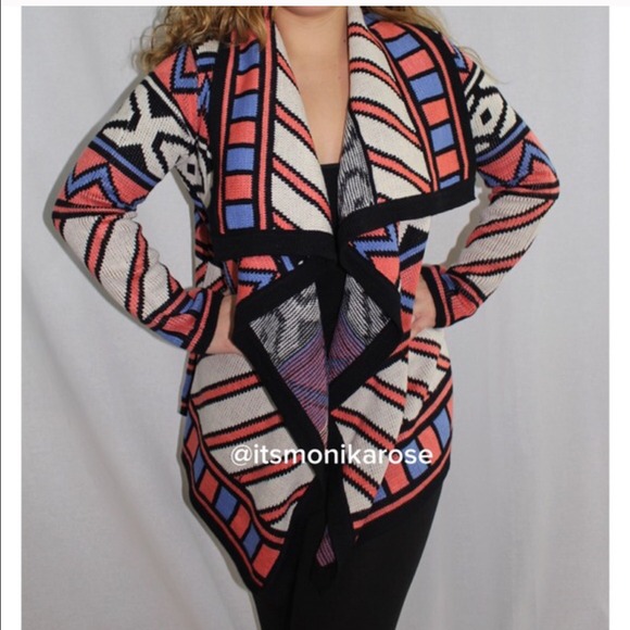 π΄SOLDπ΄ Bold Print Sweater - Picture 2 of 4