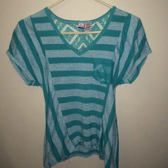 lace back v-neck