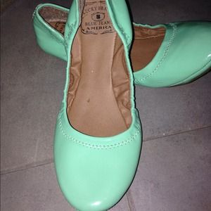 Lucky brand flats size 6 (small 6)