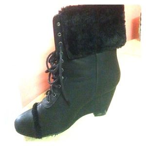 Combat platforms with fur