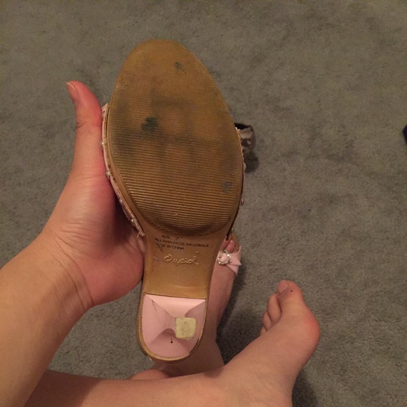 Pink heels! 😍😍 - Picture 4 of 4