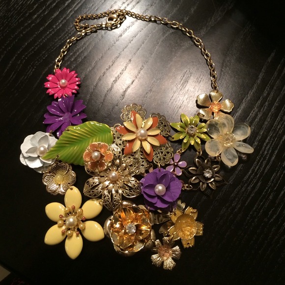 Beautiful flower handmade necklace!