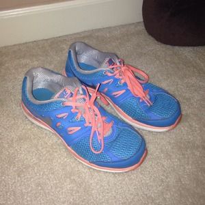 Nike Running Shoes 7.5