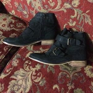 STEVE MADDEN BOOTS! On Sale