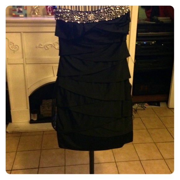 Black party dress - Picture 1 of 4