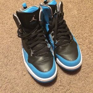 Men's Nike Jordan high tops (barely worn)