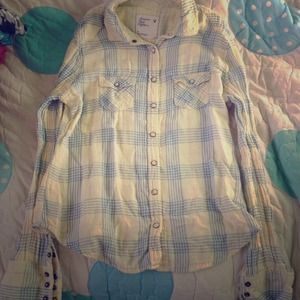 Yellow American Eagle pearl snap. Gently used.