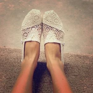 Crochet off white flats
