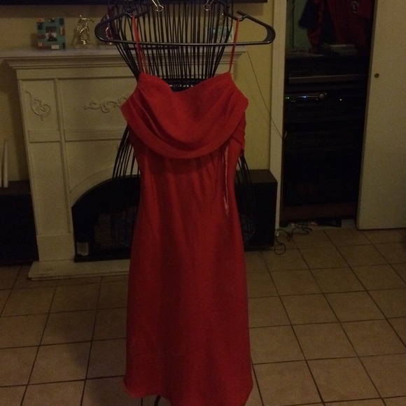 Red party dress. Zip up. - Picture 2 of 4
