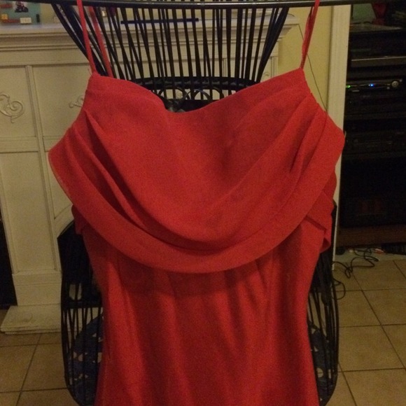 Red party dress. Zip up. - Picture 3 of 4