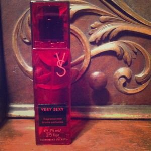 Victoria's Secret Very Sexy perfume