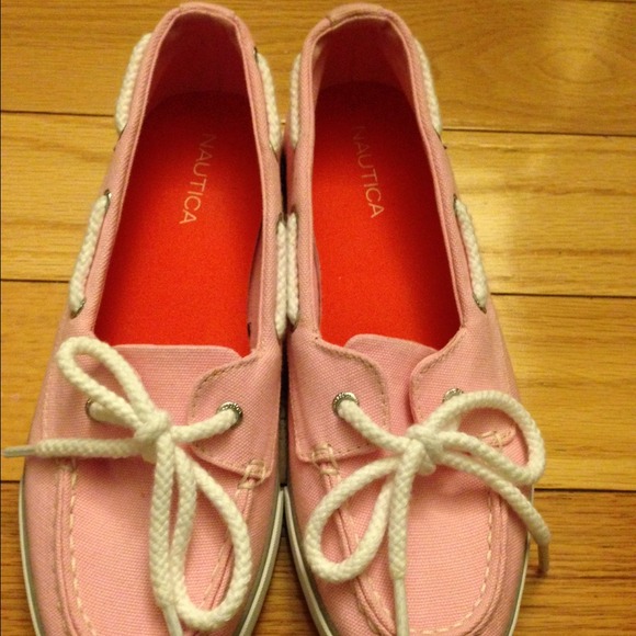 NAUTICA Woman's size 7 - Picture 2 of 3
