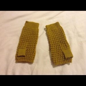 Citron fingerless gloves