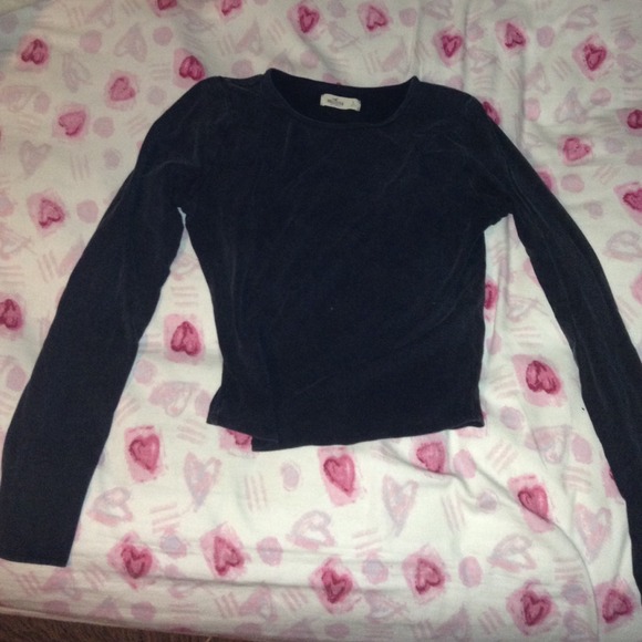 Long sleeve black Hollister shirt.