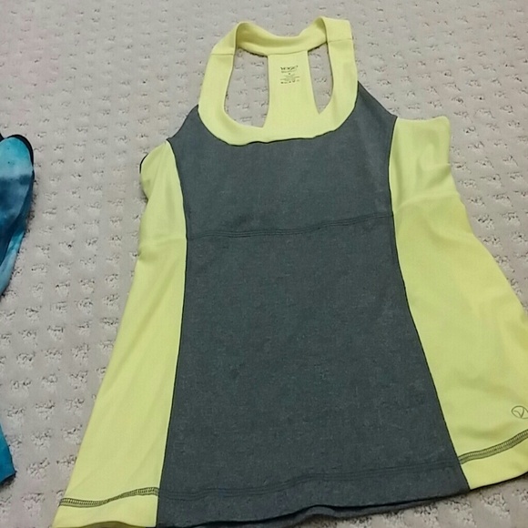 ⛔️❌Sold as bundle athletics tank top❌⛔️