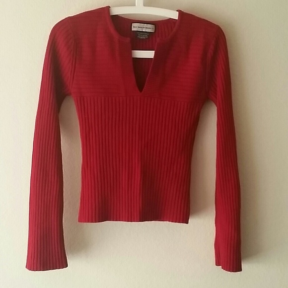 sweater - Picture 2 of 3