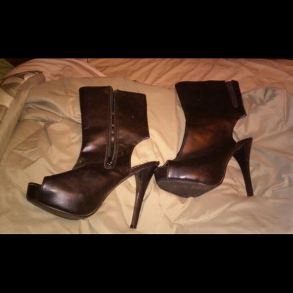 ⛔SOLD⛔ toe open heel boots