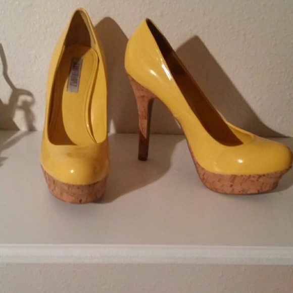 Yellow cork heels