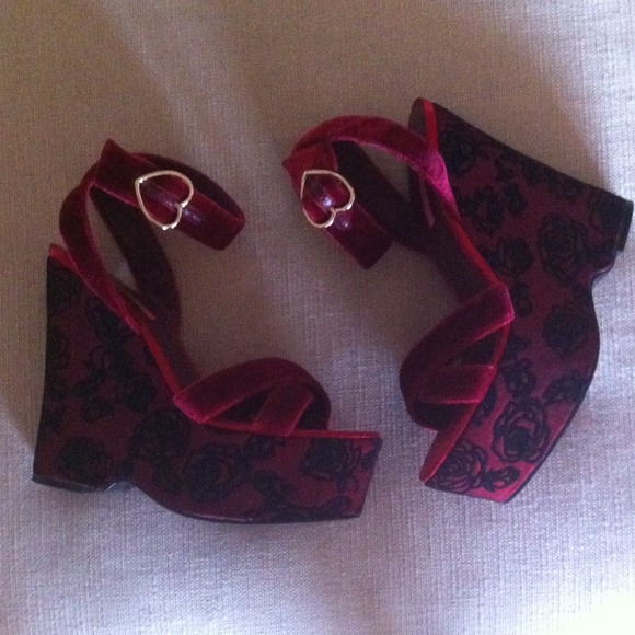 Betsey Johnson Red Velvet Rose Valentine Wedges