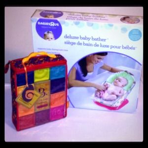 Babies r us deluxe bather NEW