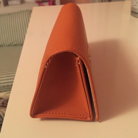 Tory Burch sunglasses case! - Picture 4 of 4