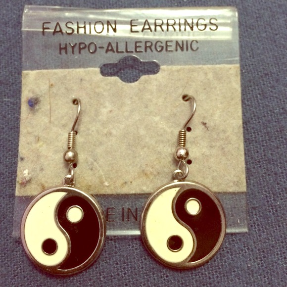 Ying-yang earrings