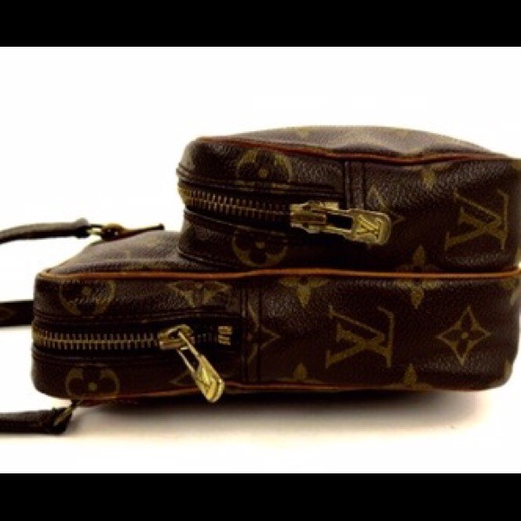 SOLD! 💯% Authentic Louis Vuitton Crossbody bag - Picture 2 of 4