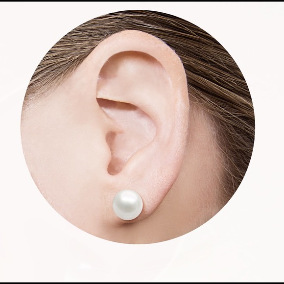 Genuine 9mm white pearl studs. - Picture 2 of 2