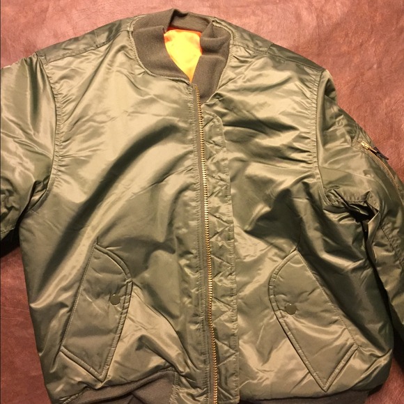 Bomber jacket - Picture 3 of 3