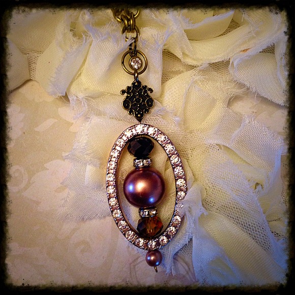 ππΌSOLD IN BUNDLEππΌVintage Inspired Necklace - Picture 2 of 4