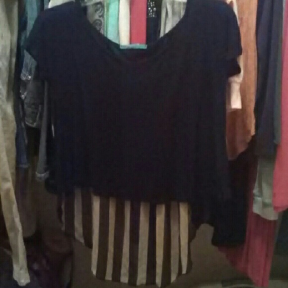 Tops - Cute high low shirt