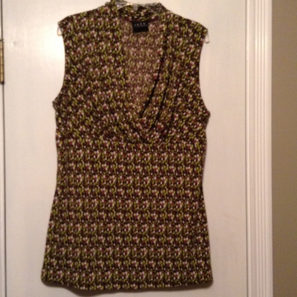 JKLA sleeveless green top