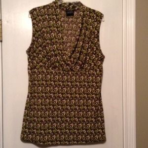 JKLA sleeveless green top