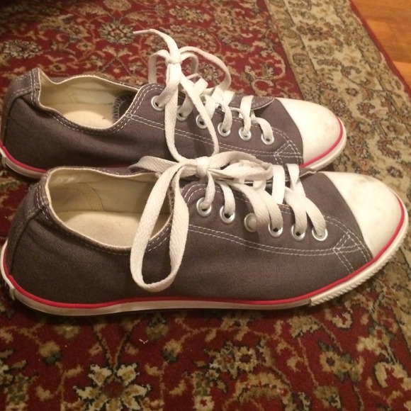 grey thin low converse