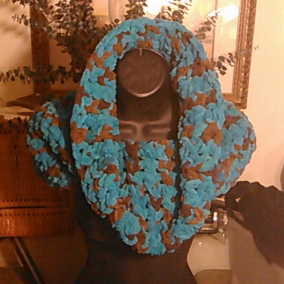 Scarves - Picture 2 of 4