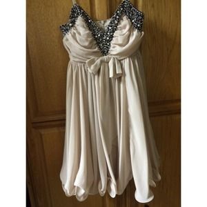 CANT MISS French Connection short formal dress