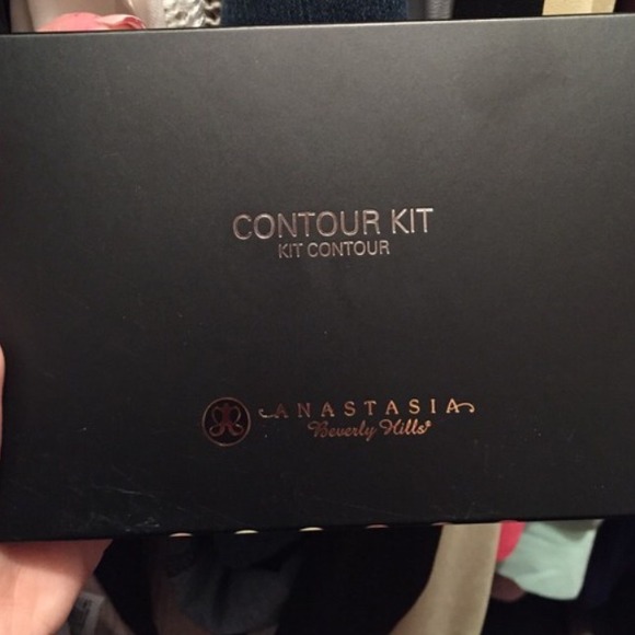 ANASTASIA contour kit