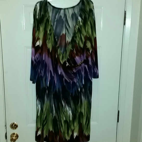 Dresses & Skirts - ❤❤FINAL SALE❤❤ Pretty faux wrap dress knee length