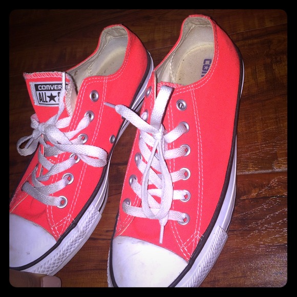Pink converse