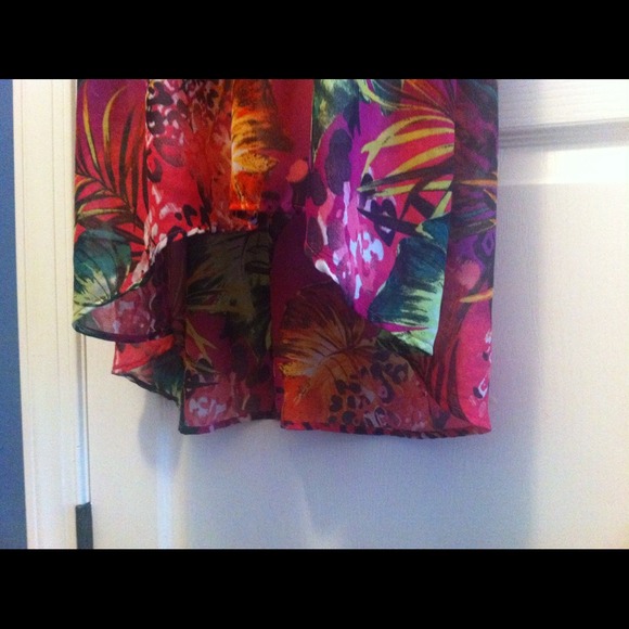 Perfect Spring Dress With Tropical Design! - Picture 3 of 4