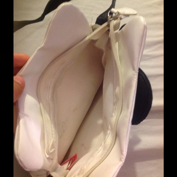 Hello Kitty Purse - Picture 2 of 2