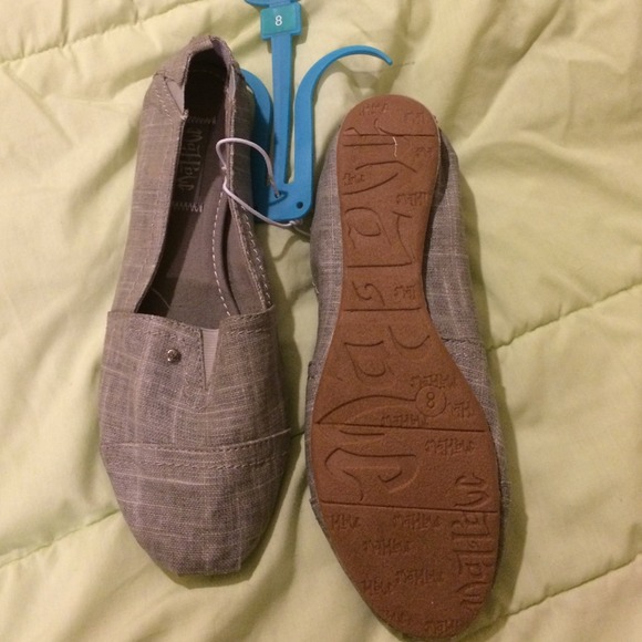 Mad love size 8 grey flats.  New!!!